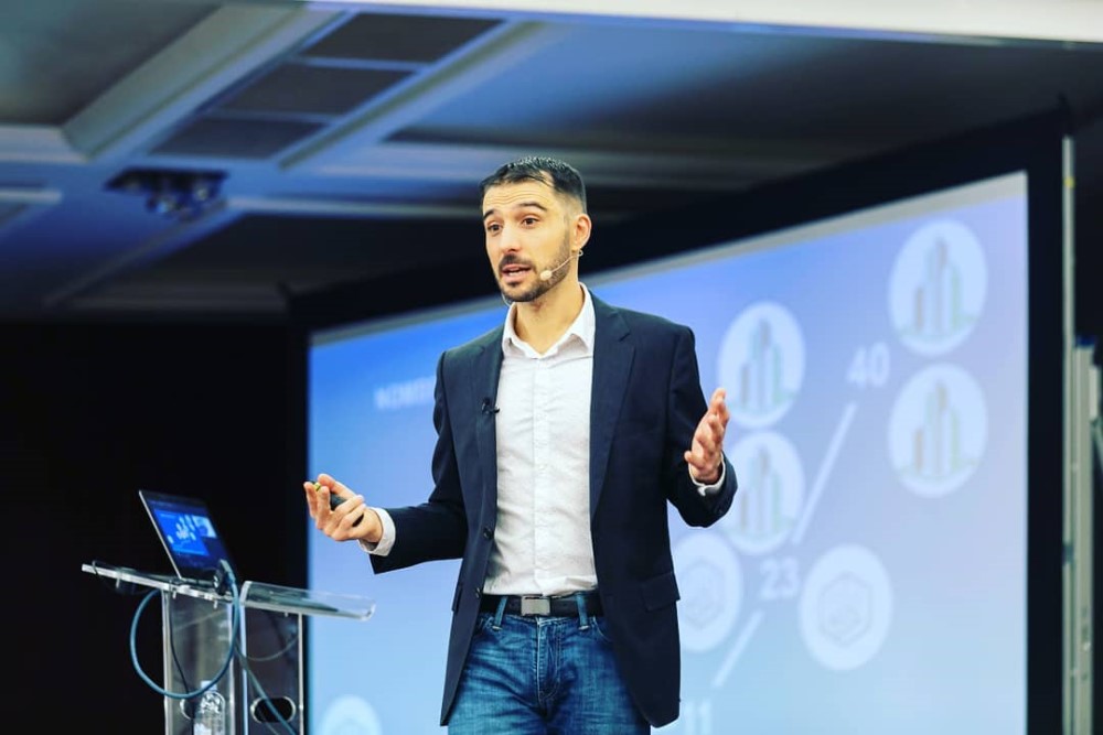 Michael Ferrari : Avis sur les Programmes d'Esprit Riche